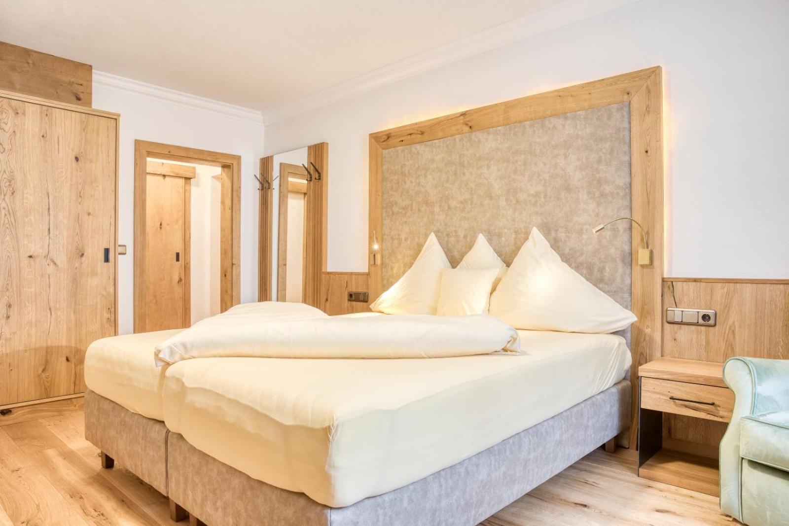 Double Room,1544551732:JPEG
