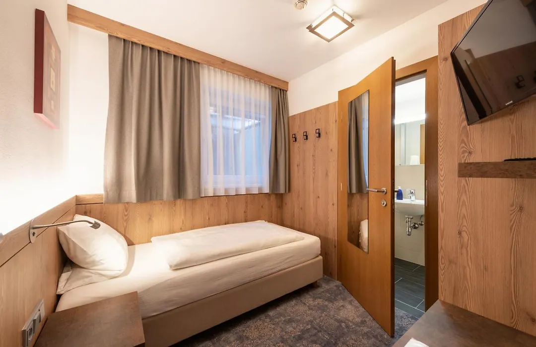 Hotel Alpenland-1