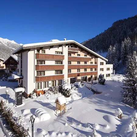 "Quality Hosts Arlberg Hotel Garni Moessmer"-3